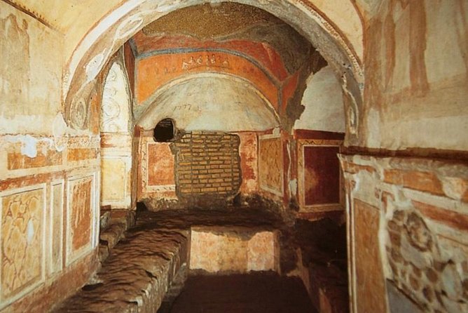 Rome: Small Group Underground Catacombs Tour - The Guide and Their Storytelling Style