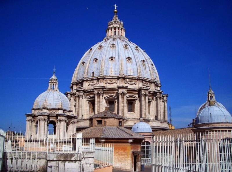 Rome: St. Peter's Basilica and Papal Tombs Guided Tour - Discover the Majestic St. Peters Basilica and the Vatican Grottoes