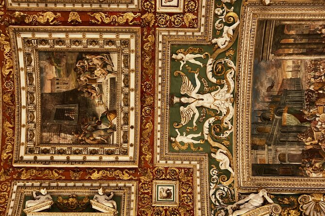 Rome St. Peter's Basilica Tour with exclusive Underground Access - Exploring the Vatican Grottoes