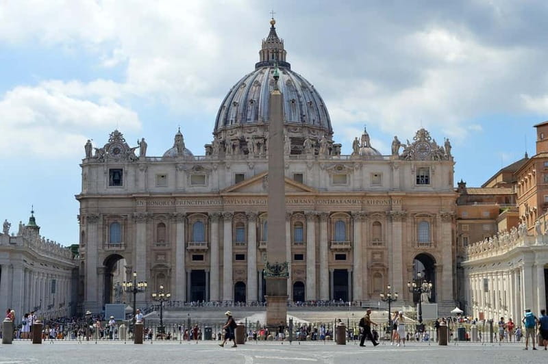 Rome: St. Peters Guided Tour with Optional Dome Climb - Priority Access and Dedicated Entrance for a Skip-the-Line Experience