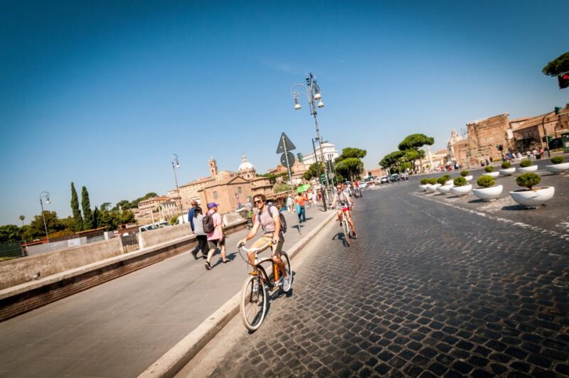 Rome: Standard or E-Bike Highlights Guided Tour - Meeting Point and Tour Logistics
