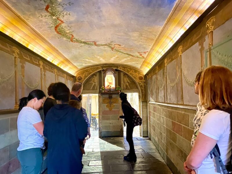 Rome Street Food: Delights at Campo dei Fiori & Ghetto Area - Logistics, Group Size, and Accessibility