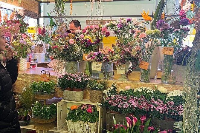 Rome: Street Food Electric Bike Tour with Market Experience - Expert Guides and Personalised Service