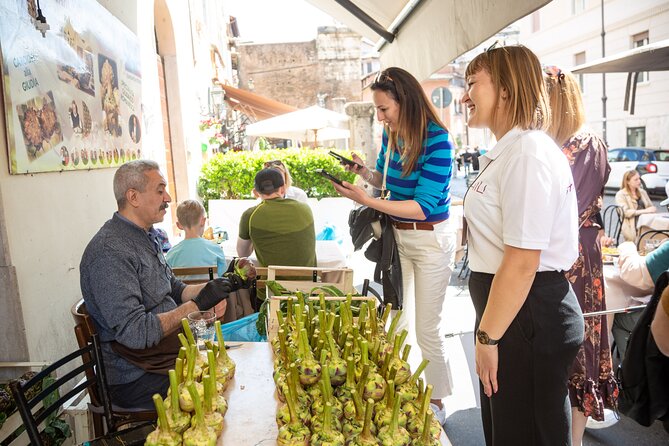 Rome Street Food Tour Eat Like a Local - The Guides and Their Storytelling Style