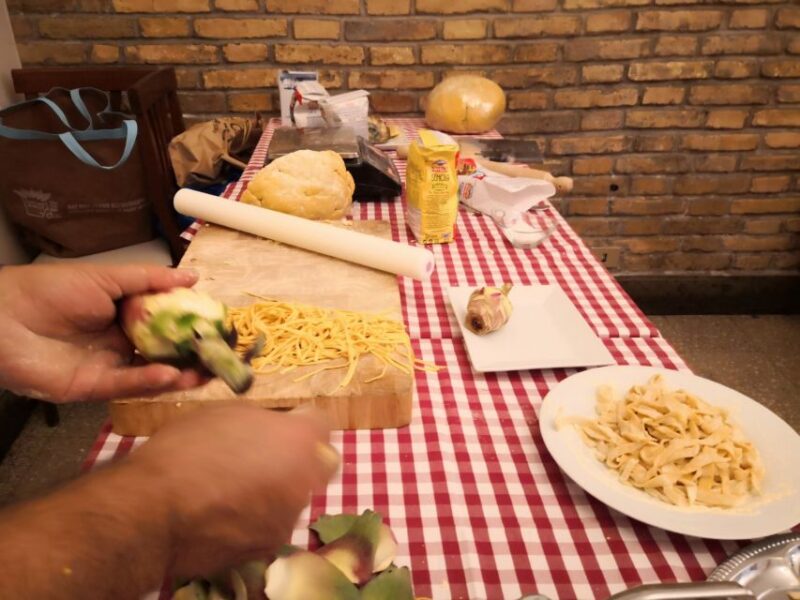 Rome: Traditional Cooking Class in the Jewish Ghetto - The Atmosphere and Interaction with Guides and Chef