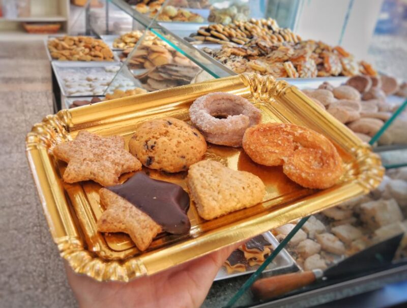 Rome: Trastevere and Jewish Ghetto Street Food Walking Tour - Engaging Guides with Local Knowledge