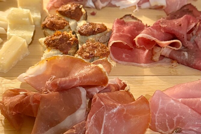 Rome: Trastevere Food and Wine Tasting Tour - Sampling Superior Italian Wines with Expert Guidance