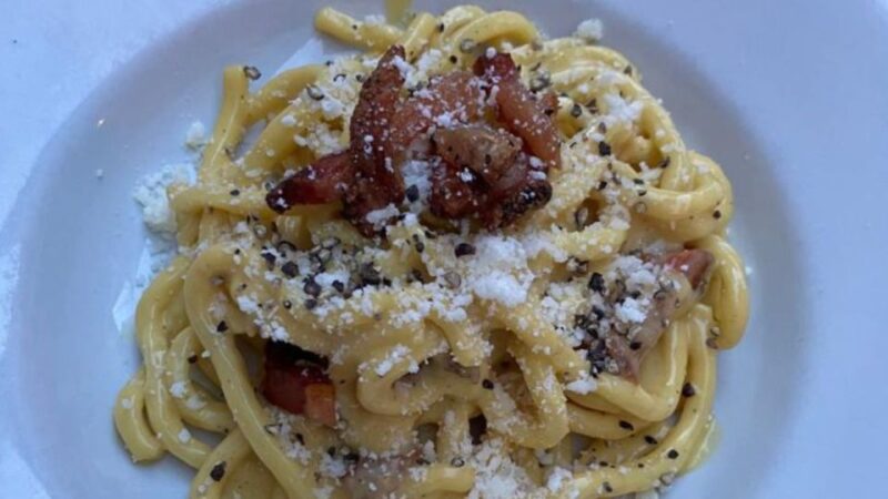 Rome Trastevere Lots of Food in a Small Group Tour - Meet at the Heart of Trastevere: Piazza di Santa Maria