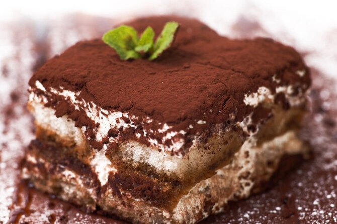 Rome Trastevere Street Food Tour: Eat and Drink Like a Local - Via del Governo Vecchio: Sweets and a Limoncello Finale