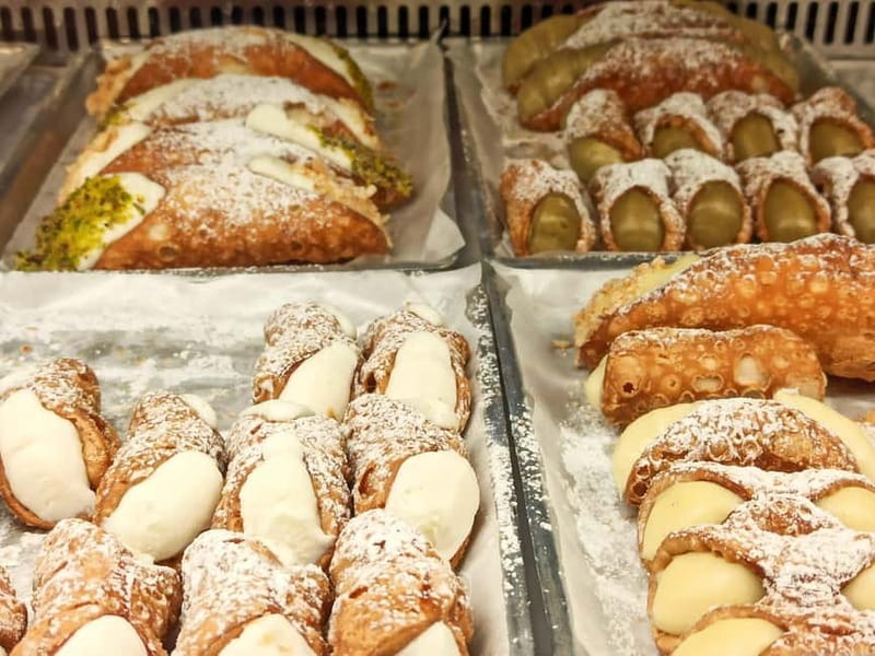 Rome: Trastevere Street Food Walking Tour with Local Expert - Scenic Walks and Iconic Views Along Ponte Sisto