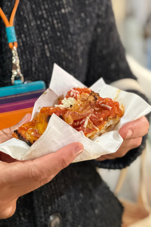 Rome: Trastevere & Tiber Island Street Food Tour at Sunset - Sunset Views and Iconic Sites Along the Route