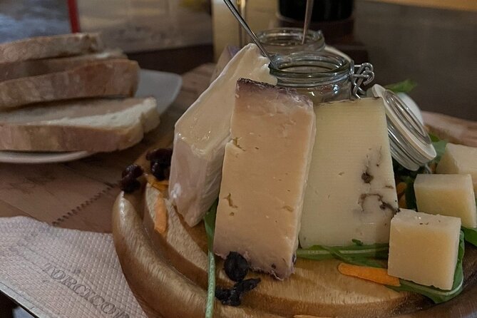 Rome Trastevere Walking Food Tour With Secret Food Tours - The Guide’s Role in Creating a Memorable Evening