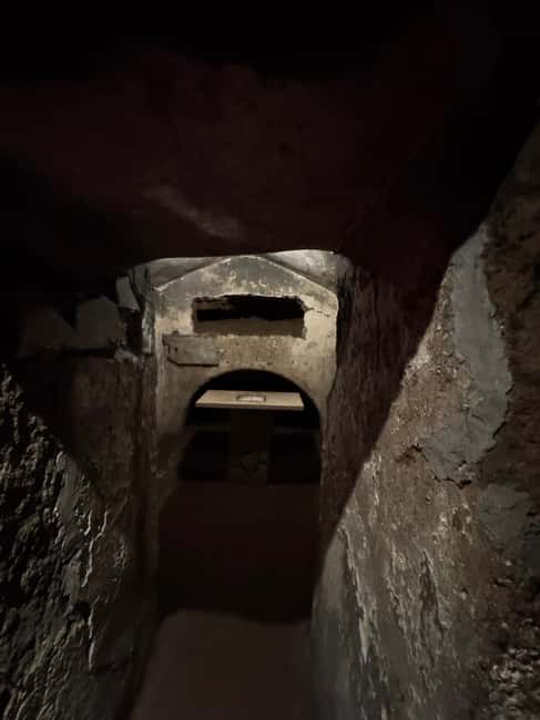 Rome Underground : Crypts and Catacomb tours with Transfers - Choice Between San Callisto and San Domitilla
