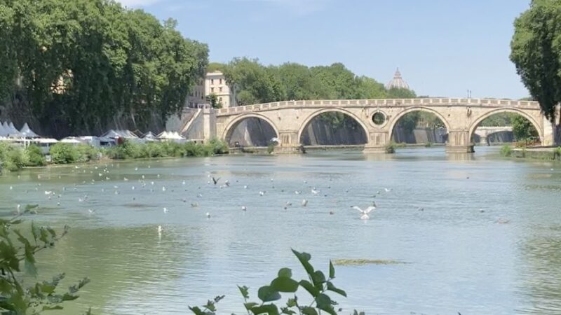 Rome: Urban hike along Rome's River of Kings  The Tiber - From the Pyramid of Cestius to Piazza del Popolo