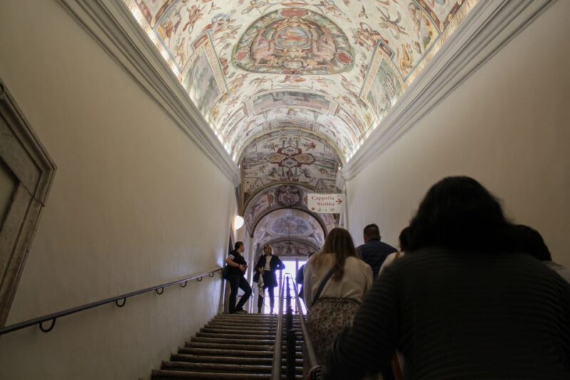 Rome: Vatican Museums, Sistine Chapel and St. Peter's Tour - Crowd Levels and Tour Pacing