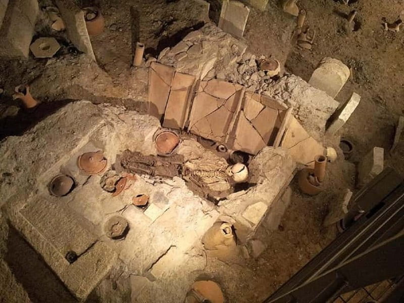 Rome: Vatican Necropolis and Via Triumphalis Guided Tour - The Guide’s Role in Sharing Hidden Details