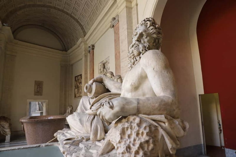 Rome: Vatican & St Peter's Basilica: Unlock the Wonders - Managing Crowds and the Overall Experience