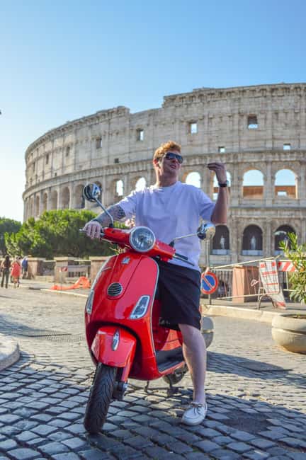 Rome: Vespa tour When in Rome with Dessert and Photography - Exploring Rome on a Vintage Vespa