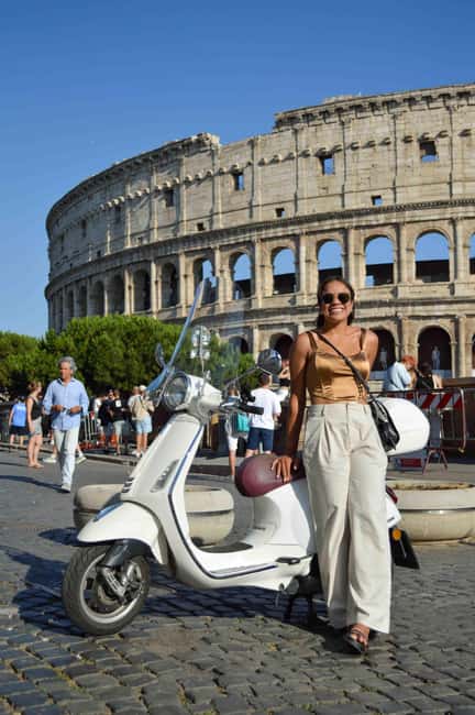 Rome: Vespa tour When in Rome with Dessert and Photography - Unique Features That Make This Tour Stand Out