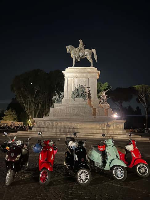 Rome: Vespa Tour with Local Guide - Exploring Iconic Landmarks on a Vespa