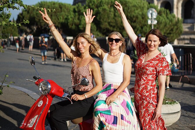 Rome: Vespa Tour with Professional Photoshoot - Panoramic Views from Terrazza del Gianicolo