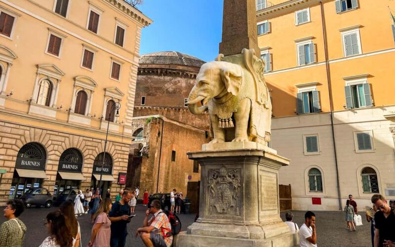Rome Walking Tour: Pantheon, Piazzas & Navona Underground - Piazza Navonas Shape and the Legends It Holds
