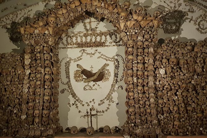 Romes Bone Chapel & Catacombs: Skulls, Crypts & City Ride - Key Points