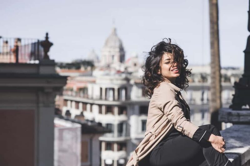 Rome's Eternal Charm, Captivating Photoshoot Experience - Navigating the Artistic Streets of Via Margutta