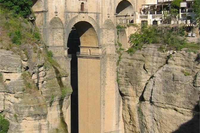 Ronda and white village of Setenil Private tours from Granada up to 8 persons - Ronda’s Historic Center and Main Attractions
