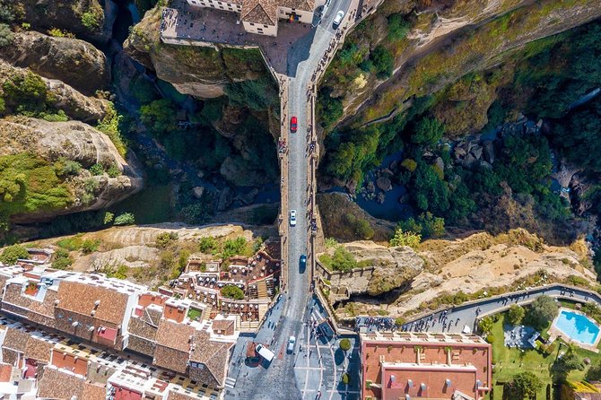 Ronda and White Villages from Seville - Scenic Stop in Setenil de las Bodegas
