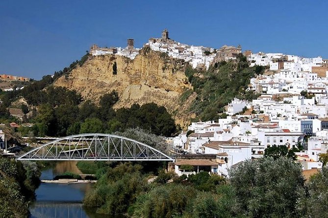 Ronda and White Villages Guided Day Tour from Seville - Visiting the Iconic New Bridge and Scenic Views
