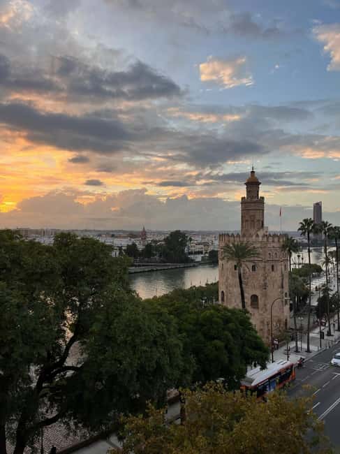 Rooftop Sunset Drinks Experience in Seville - The Drinks: House Specialty and Your Choice