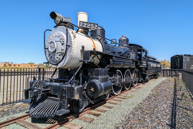 Roseville California Scavenger Hunt Walking and Game - Playing the Game on Your Smartphone: Challenges and Scoring