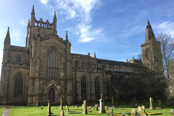 Rosslyn Chapel, Dunfermline Abbey and Stirling Castle Day Tour - Expert Guides with Engaging Narration