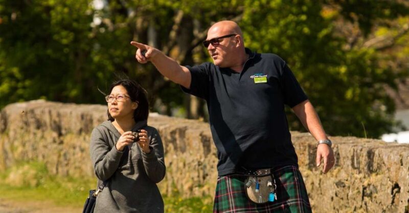 Rosslyn Chapel, Stirling Castle & Dunfermline Abbey Tour - Exploring Stirling Castle and William Wallace’s Monument