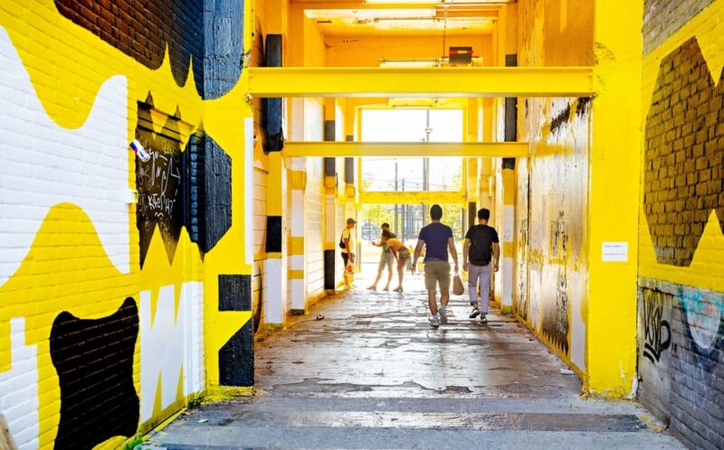 Rotterdam: & Delft: Day-trip tour with local guide - Transition to Historic Delft by Train