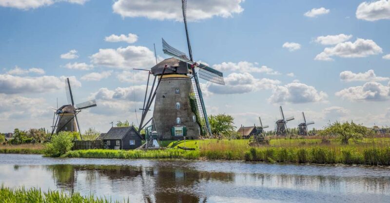 Rotterdam: Kinderdijk UNESCO World Heritage Entry Ticket - Interactive Features and Self-Guided Elements