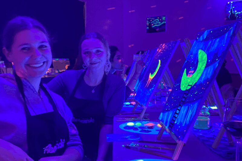 Rotterdam: Paint and Sip in the Dark at Rembrandt van Wine - What You Can Expect in Your Neon Masterpiece