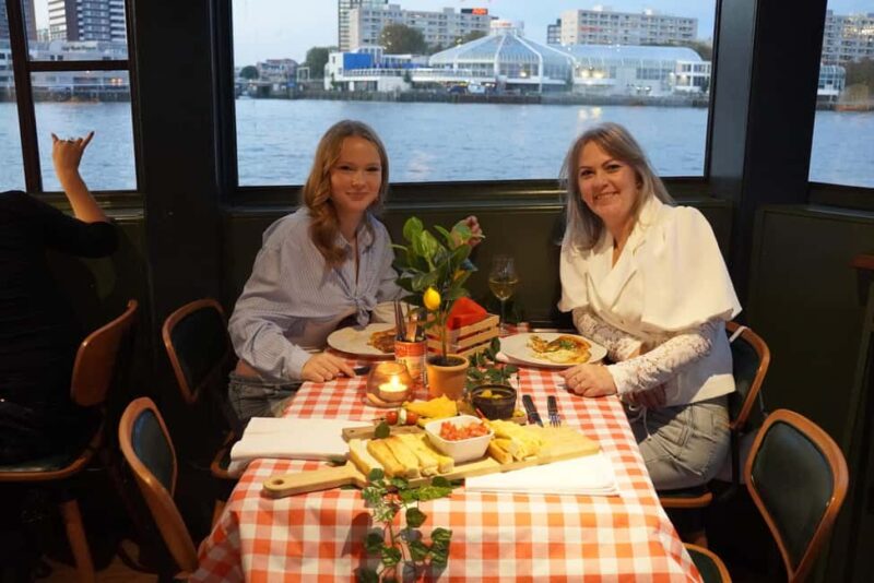 Rotterdam: Pizza Cruise - Exploring Rotterdam’s Skyline and Harbors from the Water