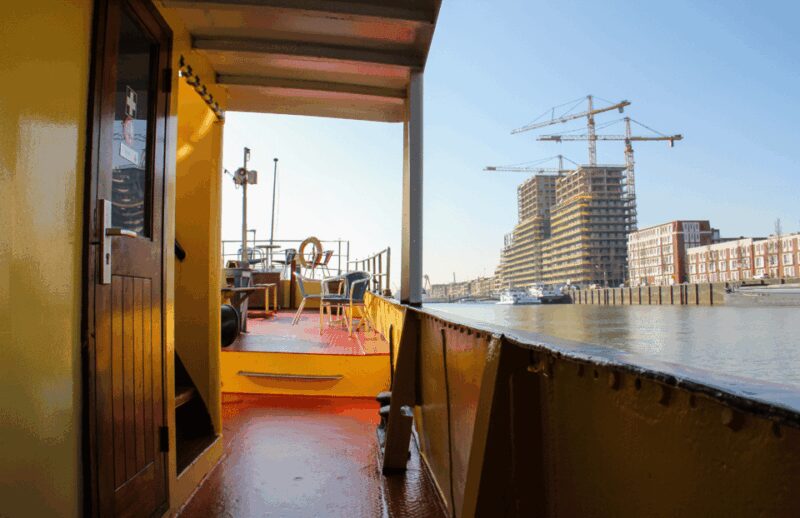 Rotterdam: Pub Cruise with Drinks and Bites - Weather and Comfort on Board