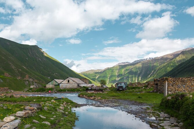 Round-Trip Bus Transfer to Truso Valley from Kazbegi - Meeting Point and Pickup Details