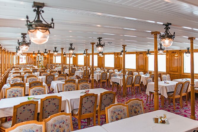 Round trip cruise from Lausanne to Chillon - The Experience of the Lavaux Vineyards