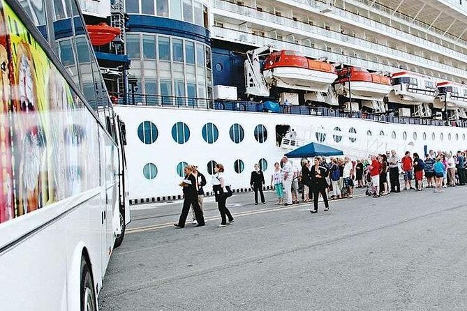 Round-trip shuttle transfer between Le Havre and Honfleur - How the Shuttle Connects Le Havre and Honfleur