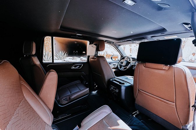 Roundtrip Deluxe Suburban Transportation - Easy Booking with Simple Cancellation Policy