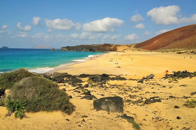 Roundtrip Ferry Transfer to La Graciosa with Free Wifi - The Departure Points: Calle la Quemadita to Orzola Port