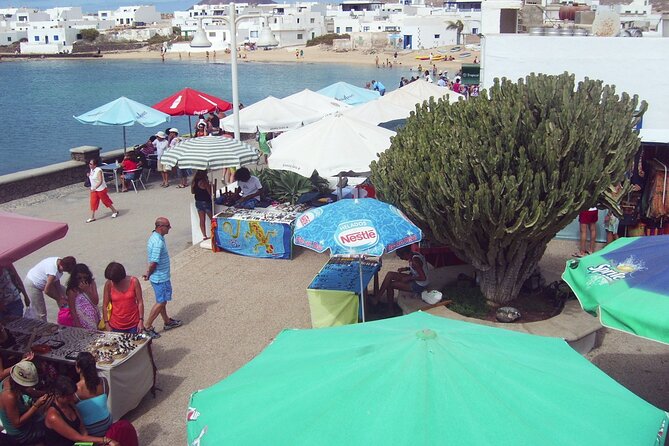 Roundtrip Ferry Transfer to La Graciosa with Free Wifi - Reviews Confirm the Reliability and Enjoyability