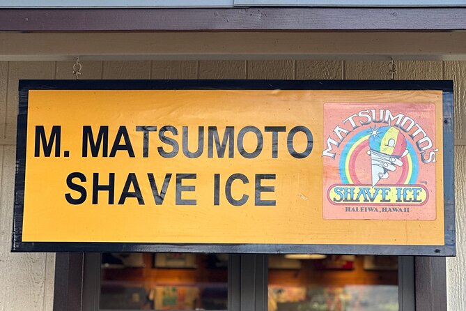 Roundtrip Shuttle From Waikiki to Dole Plantation & Haleiwa Town - Exploring Haleiwa Town: Art, Surf, and Aloha