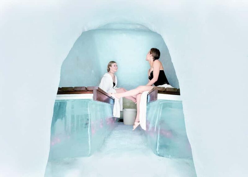 Rovaniemi: Arctic SnowHotel Tour and Snow Sauna Experience - Exploring the Arctic SnowHotel and Ice Sculptures in Rovaniemi