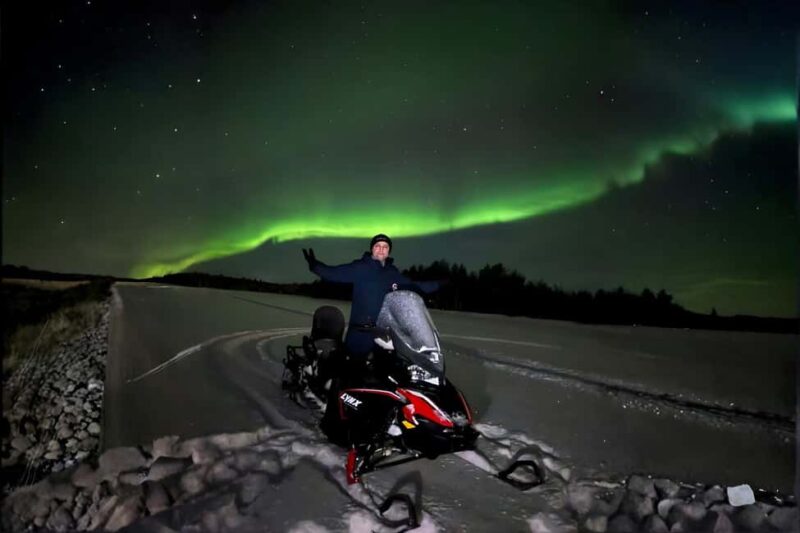 Rovaniemi: Drive New 2025 Snowmobiles - Aurora Adventure - Logistics and Group Size