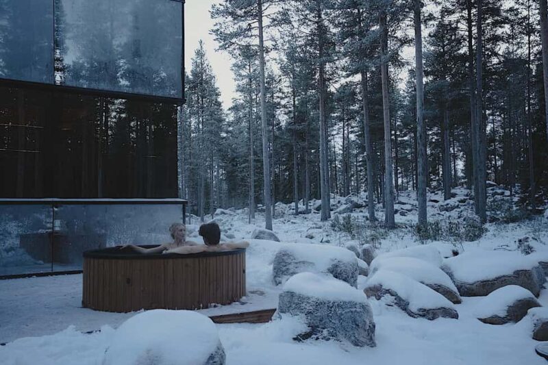 Rovaniemi: Forest Spa, Outdoor hot tubs and bathrobe dinner - Key Points